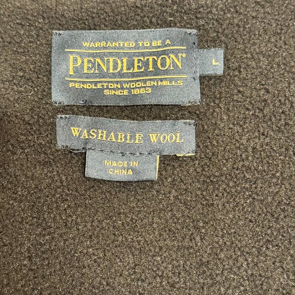 Men's Large Pendleton Washable Wool Vest. - image 3